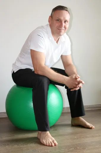 FizjoŚwiat Marcin Grudzień - fizjoterapia wad postawy dzieci i młodzieży, badanie stóp i wkladki 3D, fizjoterapia dorosłych